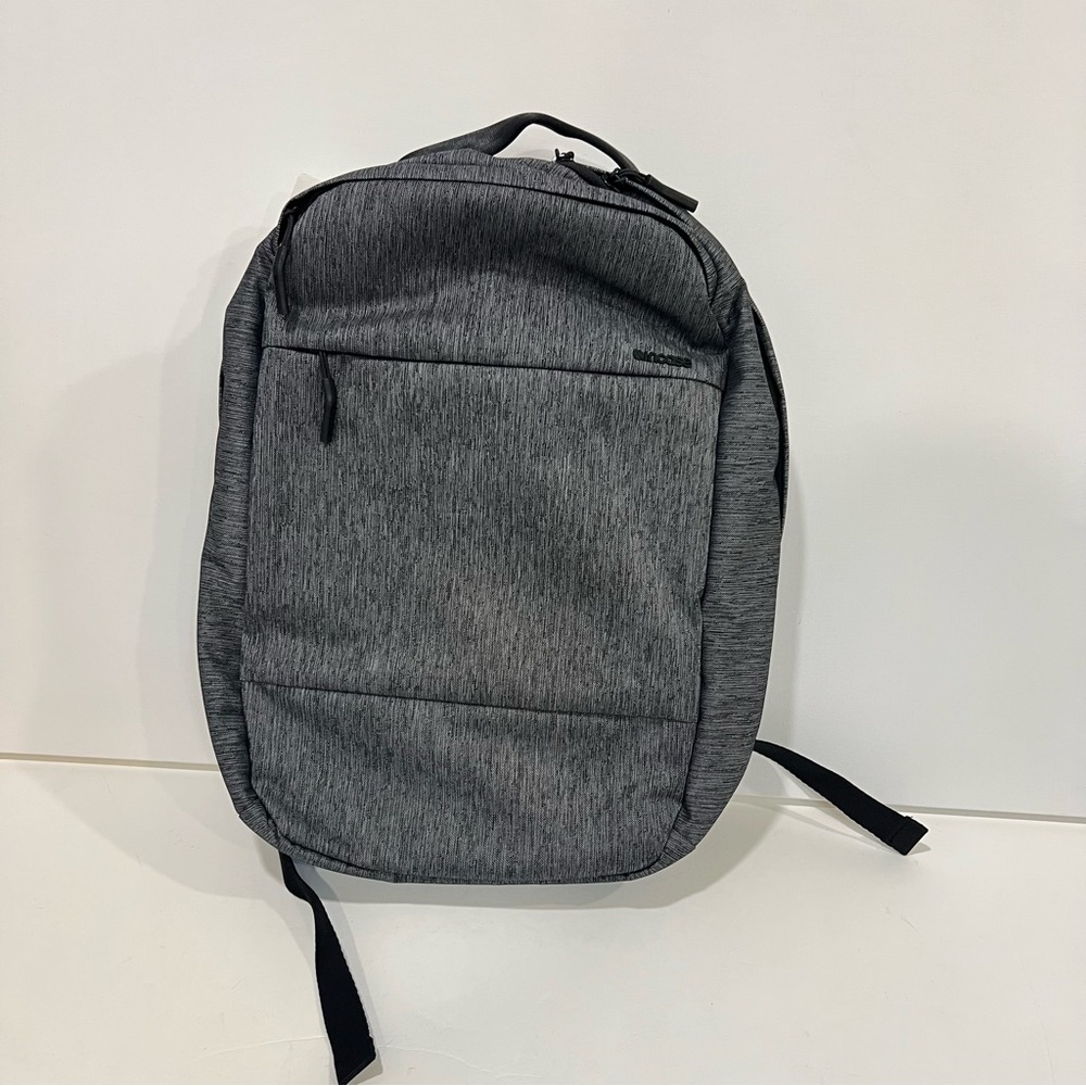 Incase City Compact Backpack for MacBook In Grey Color - New With Tag - Reemoly - Picture 4 of 14